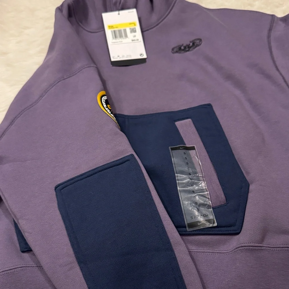 Nike LeBron James Boys Size S Hoodie with Embroidered Logo NWT - Picture 3 of 7